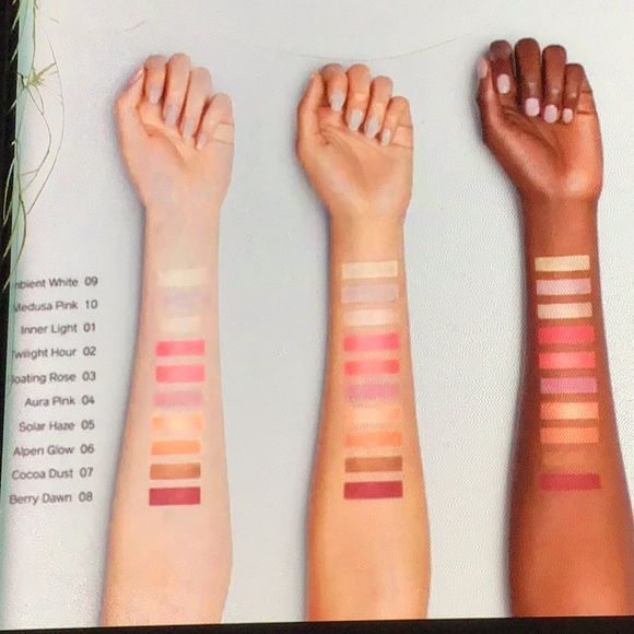 InnerGlow CheekPowder - Picture 8 of 8